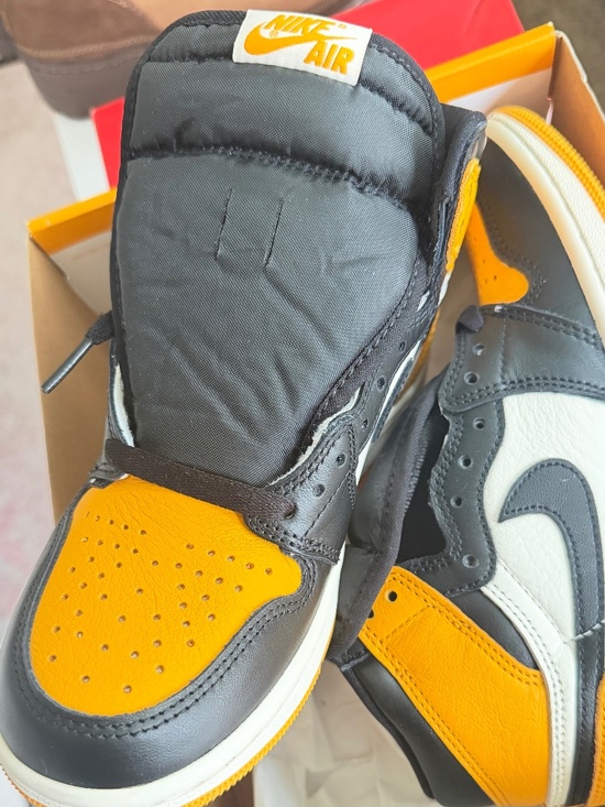 Jordan’s 1 Other - Air Jordan 1 Retro High OG Taxi Black Sail